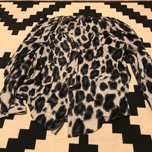 Snow leopard top